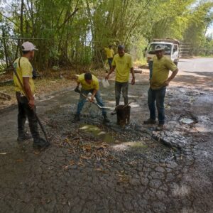 Alcaldía del Hatillo ejecuta labores de Bacheo en importantes vías del municipio