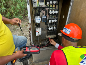 #Hatillo – Reparación de alumbrado público en la avenida principal de Los Naranjos