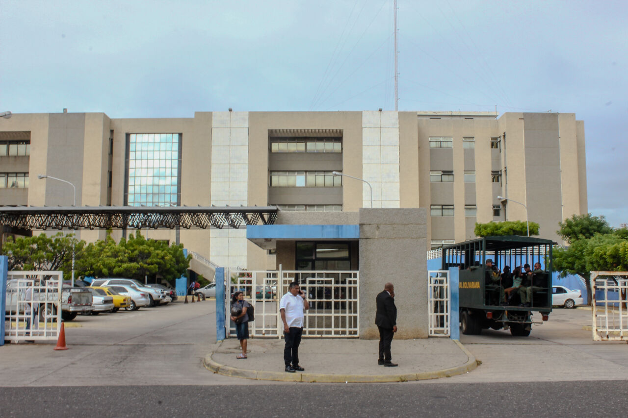 (VIDEO) DGCIM y SEBIN intervienen en el Palacio de Justicia de Maracaibo: presidente del Circuito Judicial Penal, Pedro Velasco, entre los detenidos